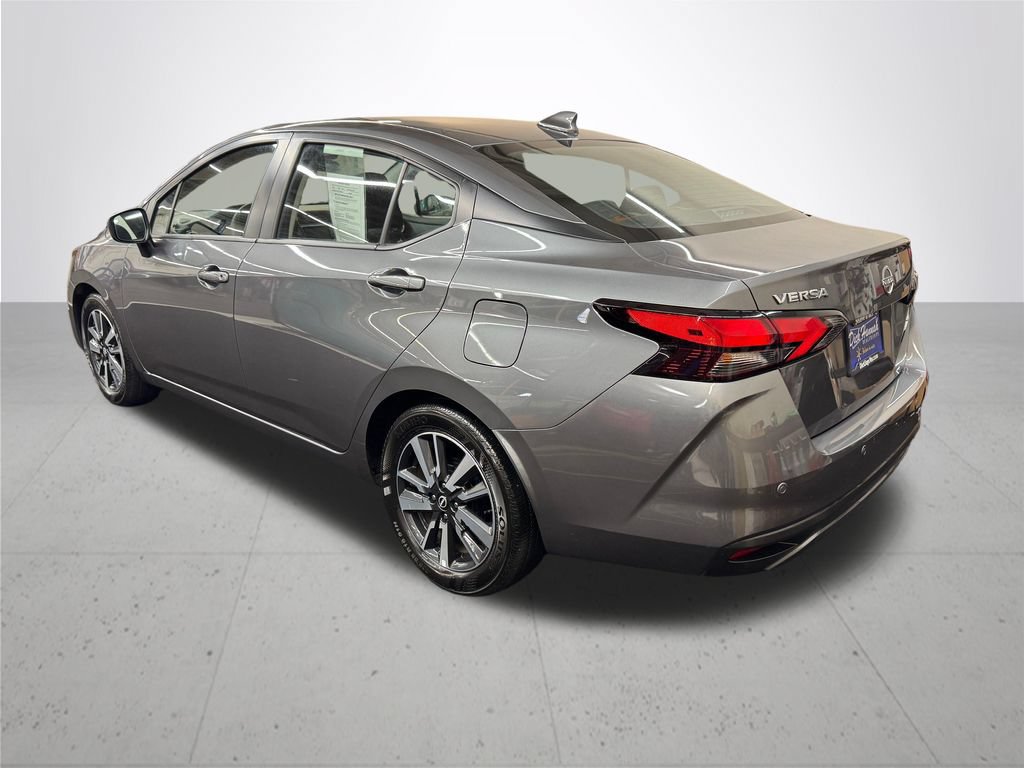 Used 2025 Nissan Versa SV FWD image 4