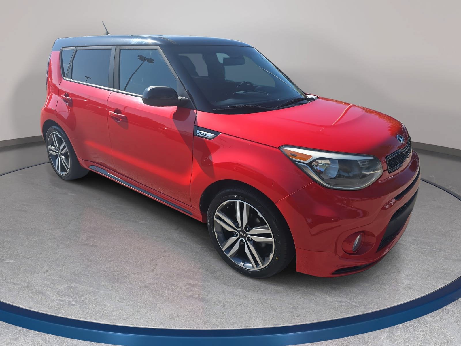 Used 2019 Kia Soul + FWD image 3