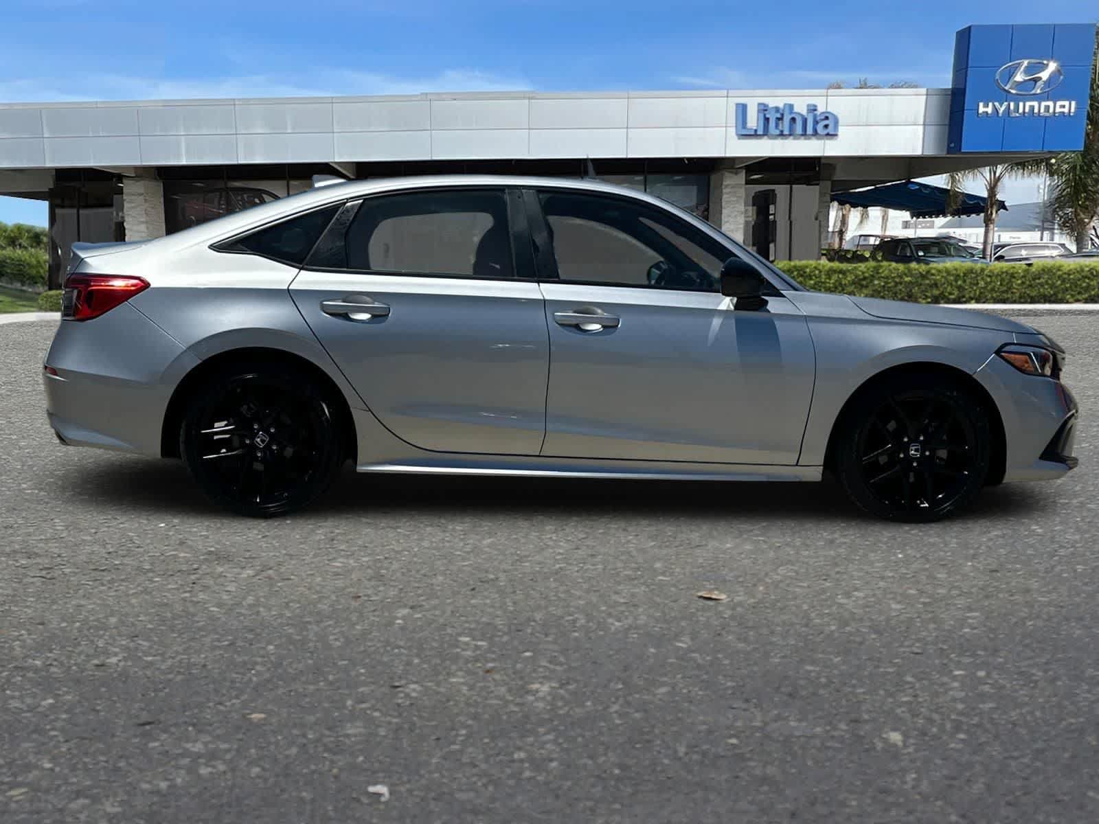 Used 2023 Honda Civic Sport image 9