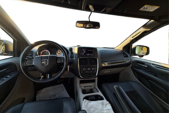 Used 2018 Dodge Grand Caravan SXT FWD image 21