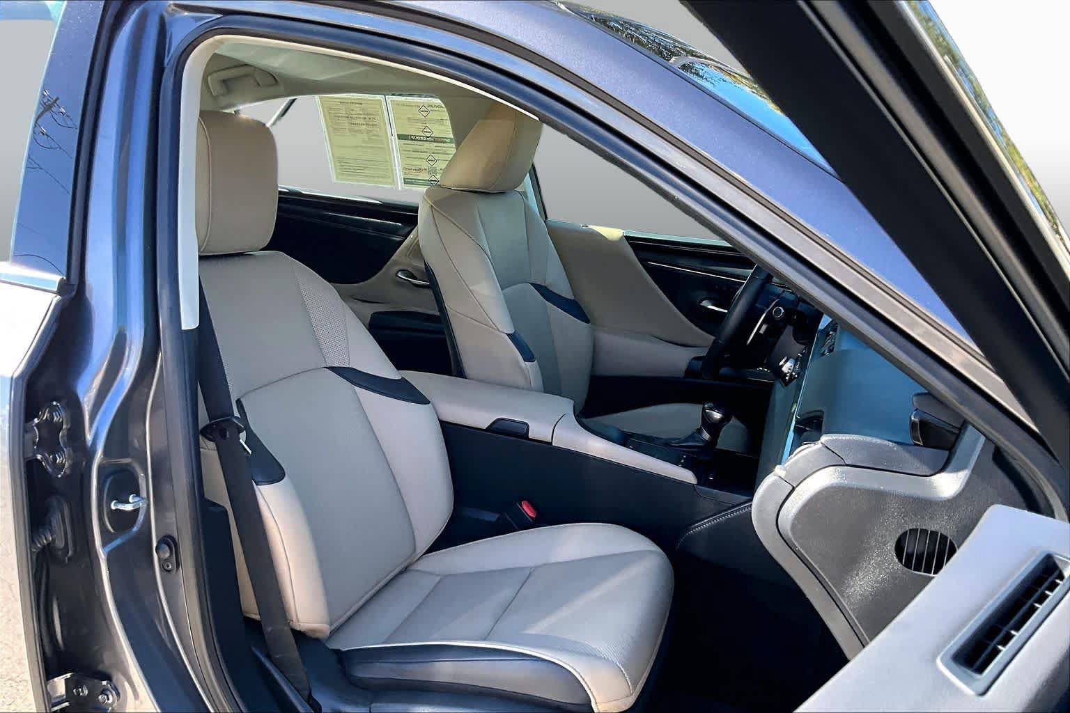 Used 2021 Lexus ES 350 w/ Premium Package FWD image 9