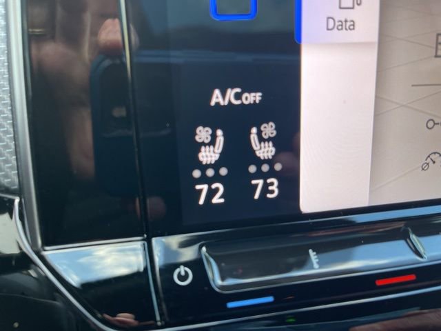 Used 2024 Volkswagen Atlas Cross Sport SEL R-Line image 30