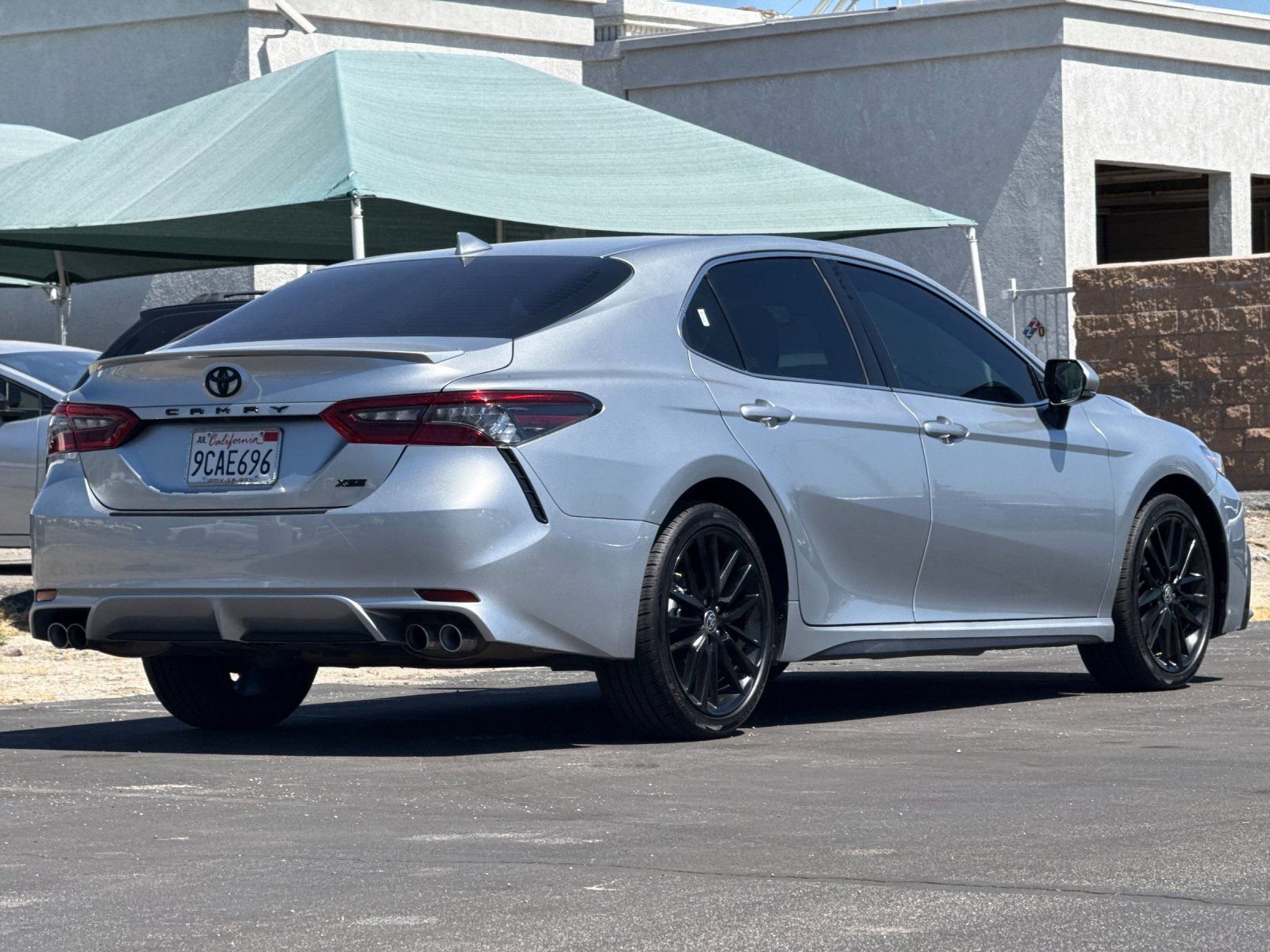 Used 2022 Toyota Camry XSE FWD image 3