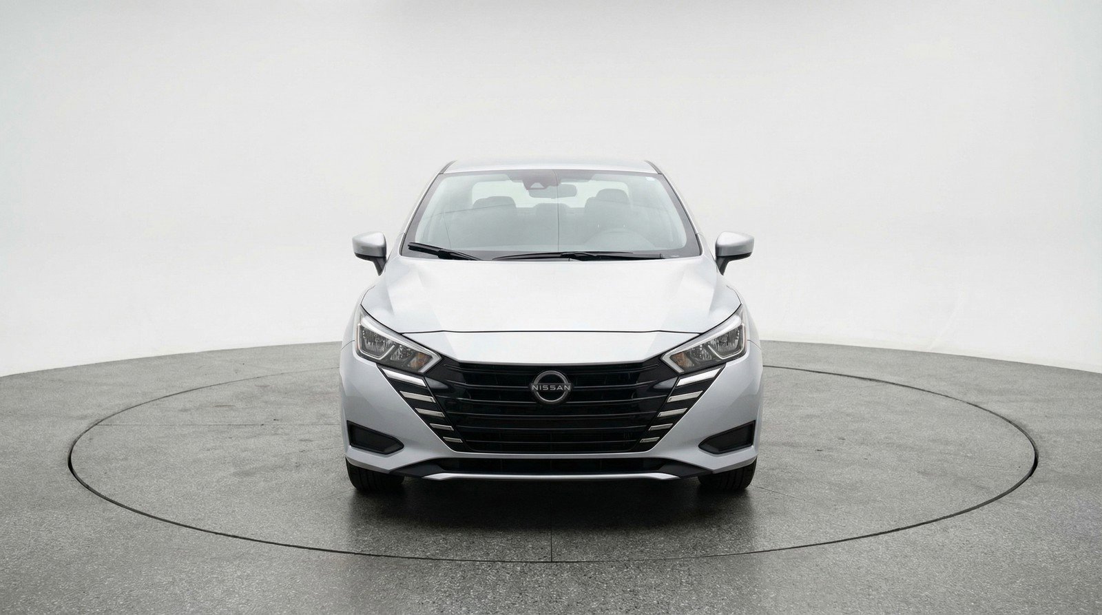 Used 2025 Nissan Versa SV image 2