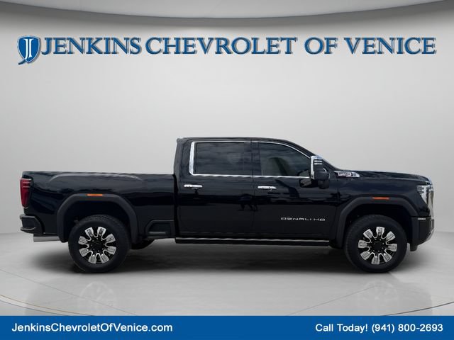 Used 2025 GMC Sierra 2500 Denali w/ Denali Reserve Package AWD/4WD image 4