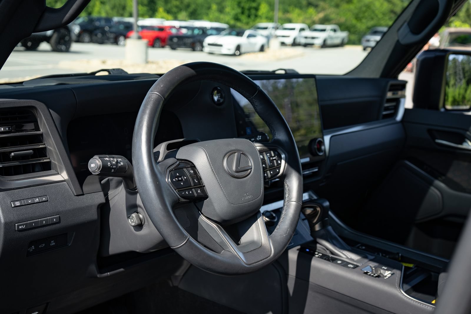 Used 2024 Lexus GX 550 w/ Accessory Package (2T) AWD/4WD image 22