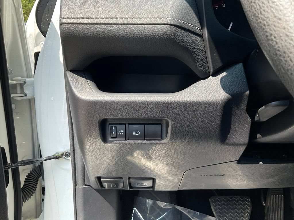 Used 2025 Toyota RAV4 LE AWD/4WD image 13
