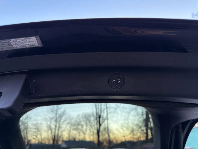 Used 2021 Tesla Model Y Long Range AWD/4WD image 14
