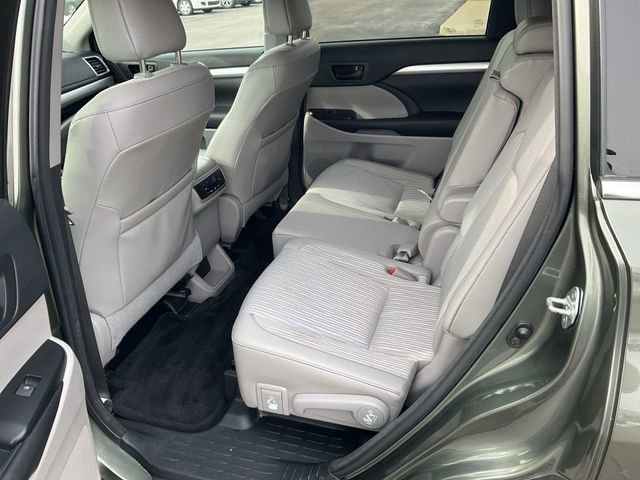 Used 2016 Toyota Highlander Plus image 11