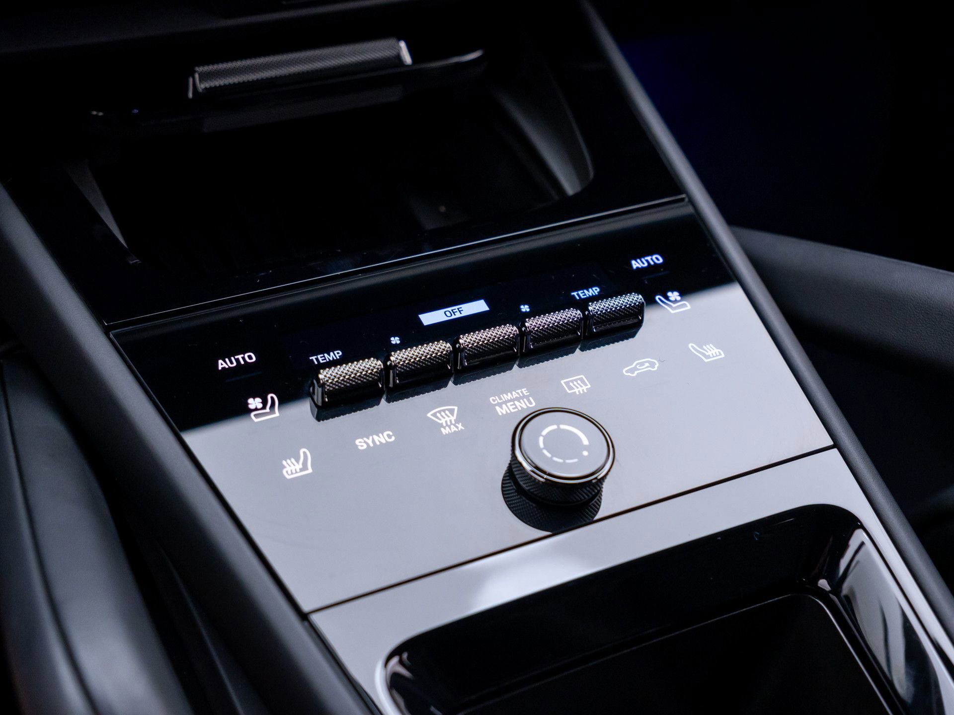 Certified 2025 Porsche Cayenne Turbo GT image 28