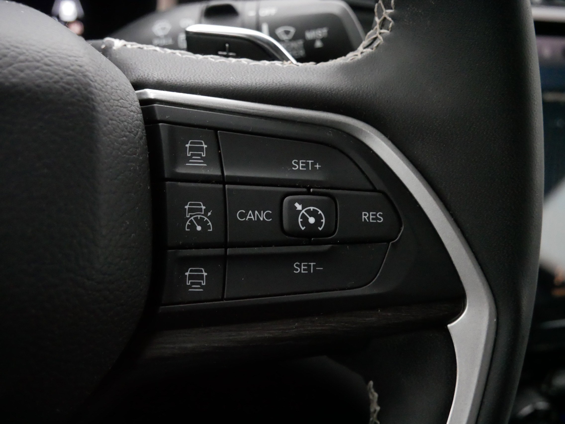 Certified 2023 Jeep Grand Cherokee Limited w/ Luxury Tech Group II image 25