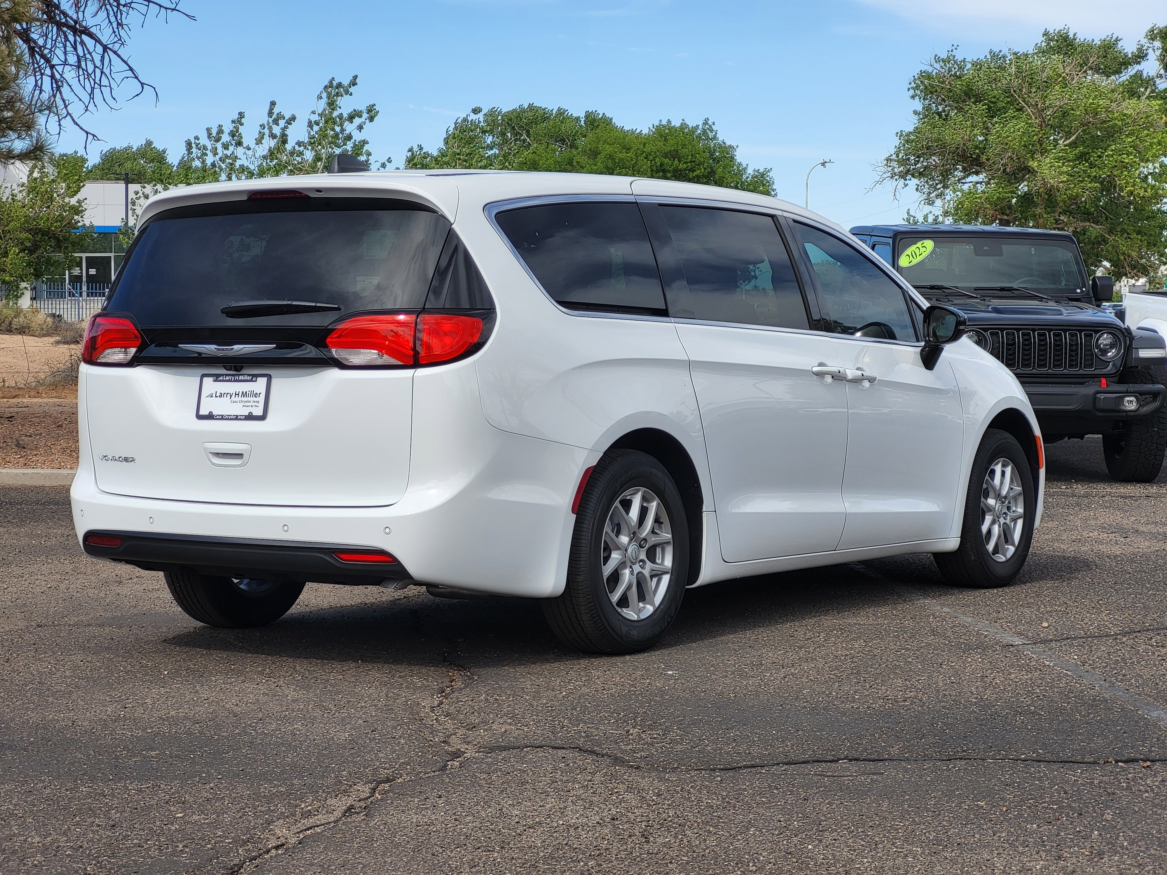New 2026 Chrysler Voyager LX FWD image 7