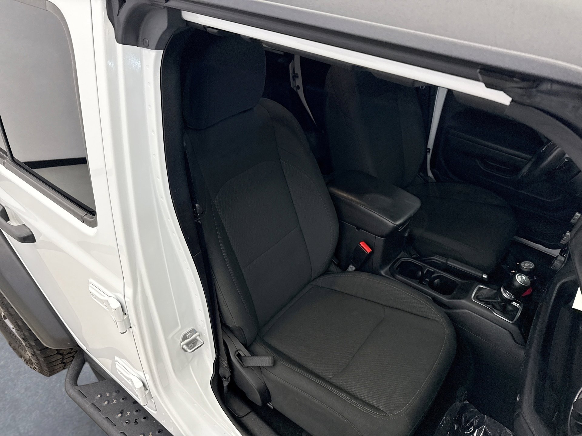 Used 2022 Jeep Wrangler Unlimited Sport AWD/4WD image 16