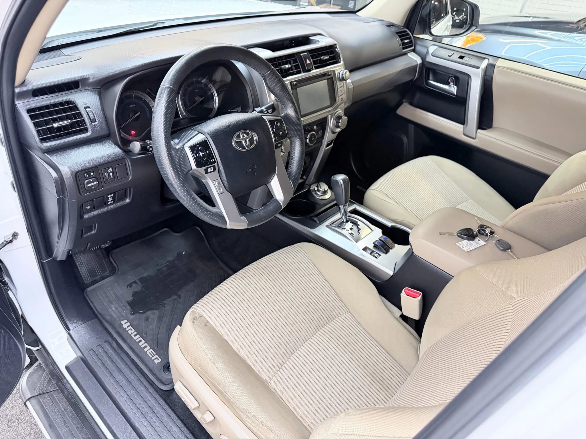 Used 2015 Toyota 4Runner SR5 image 11