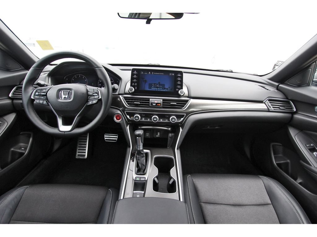 Used 2018 Honda Accord Sport image 9