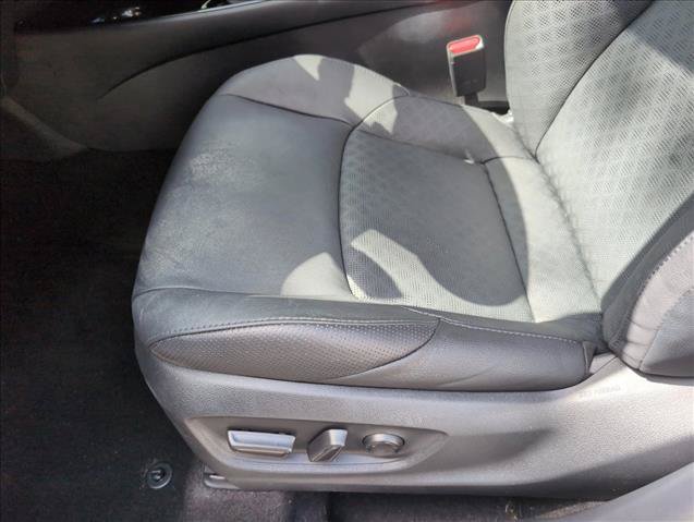 Used 2021 Toyota C-HR Limited FWD image 11