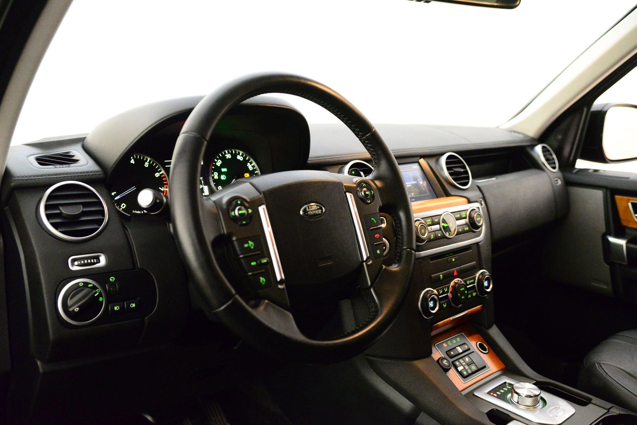 Used 2016 Land Rover LR4 image 24