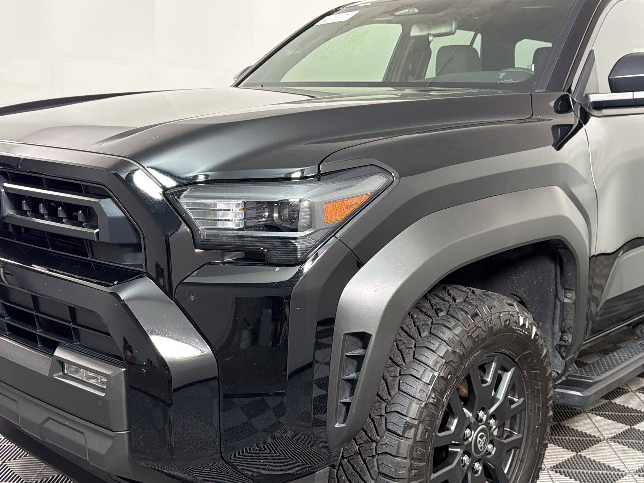 Used 2025 Toyota 4Runner SR5 AWD/4WD image 20