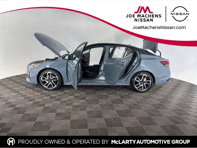 Certified 2025 Nissan Sentra SR w/ SR Premium Package image 9