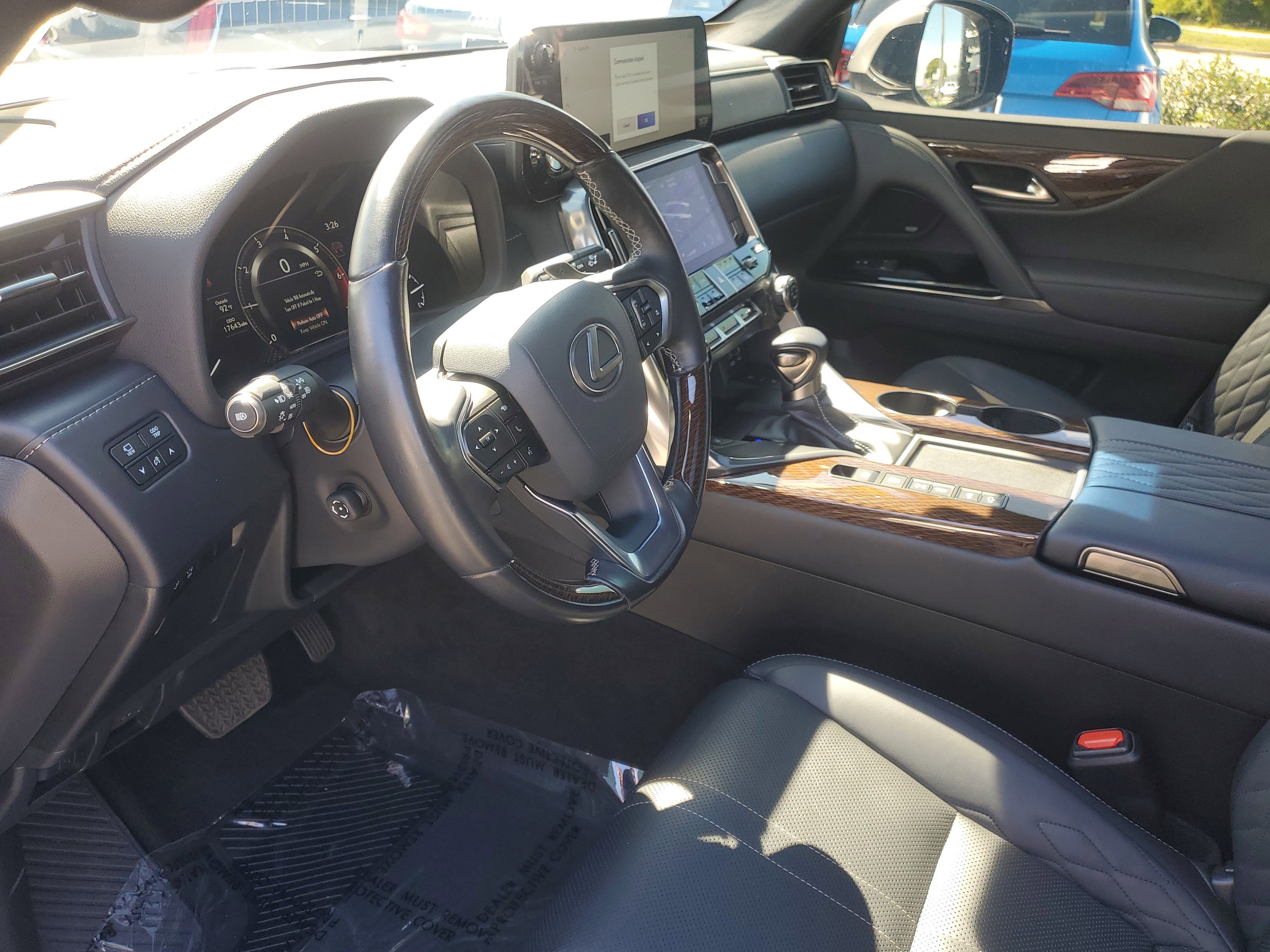 Used 2023 Lexus LX 600 4WD w/ Ultra Luxury Package image 19