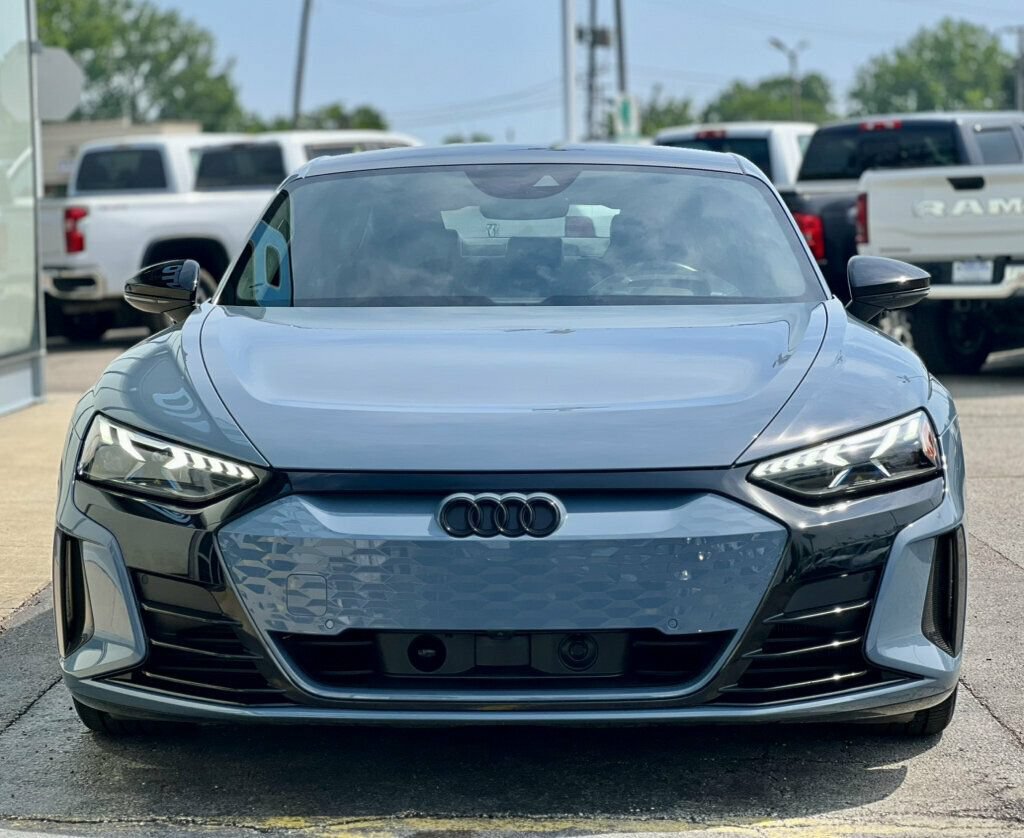Used 2024 Audi RS e-tron GT w/ Carbon Performance Package AWD/4WD image 40