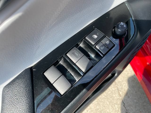 Used 2022 Toyota Prius LE FWD image 21