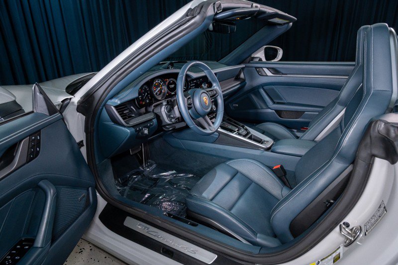 Used 2023 Porsche 911 Carrera 4S AWD/4WD image 18