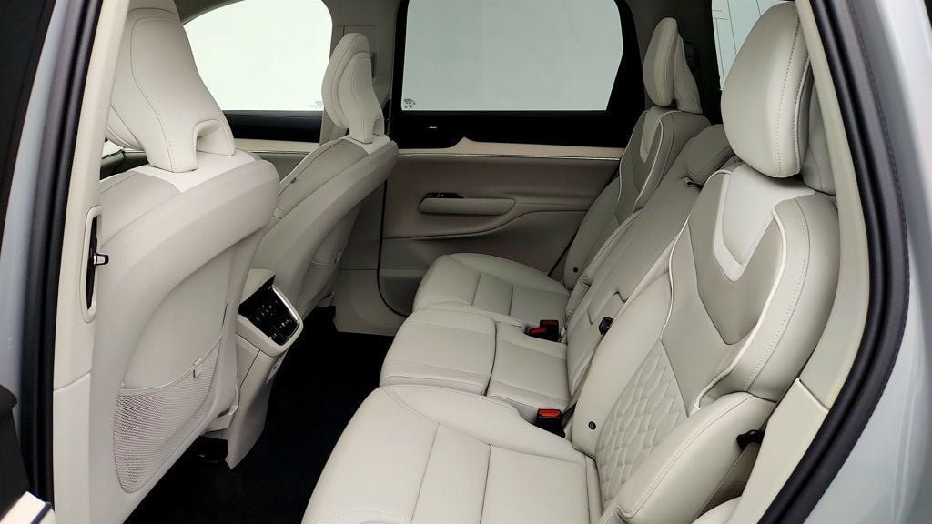 Used 2025 Volvo EX90 Ultra AWD/4WD image 20