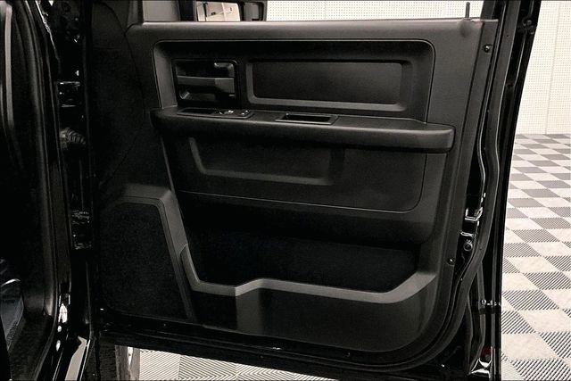 Used 2024 RAM 2500 Tradesman w/ Chrome Appearance Group image 21