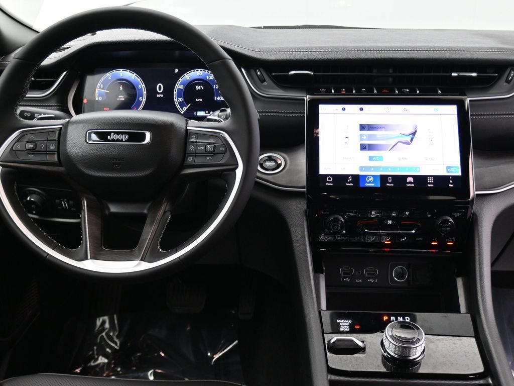 New 2025 Jeep Grand Cherokee Limited w/ Luxury Tech Group II image 31