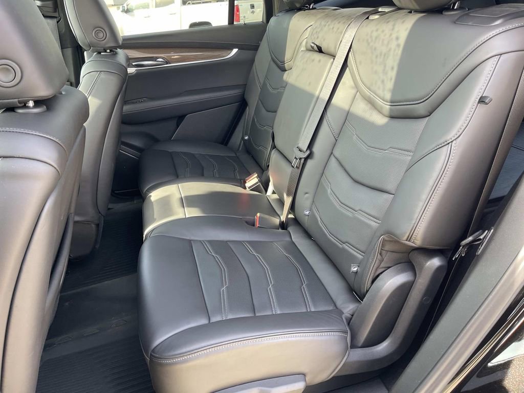Certified 2025 Cadillac XT6 Premium Luxury w/ Platinum Package image 18