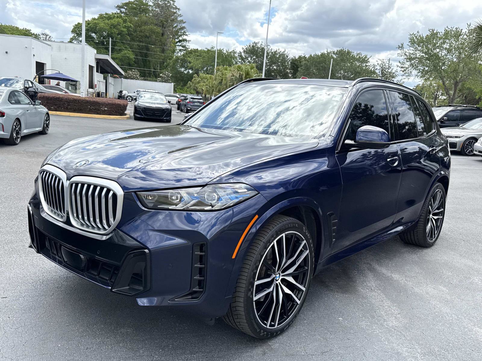 Used 2024 BMW X5 xDrive40i w/ M Sport Package image 8