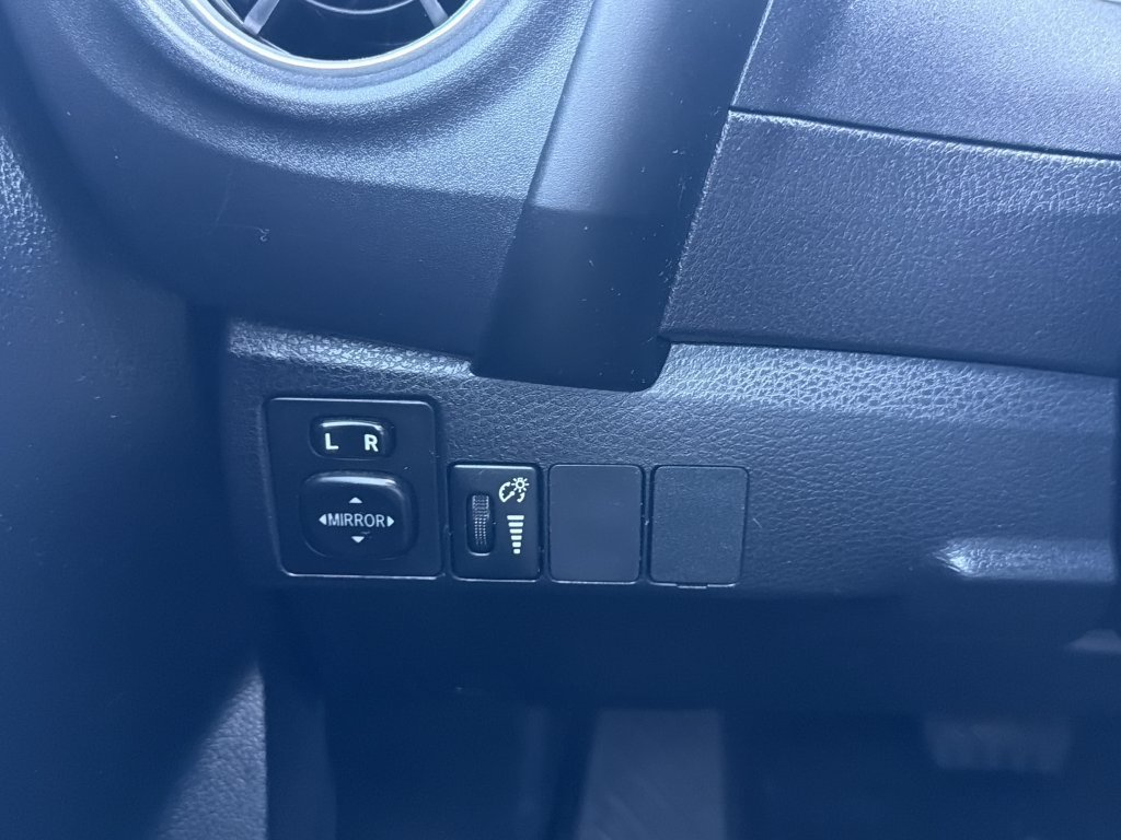 Used 2017 Toyota Corolla LE FWD image 26