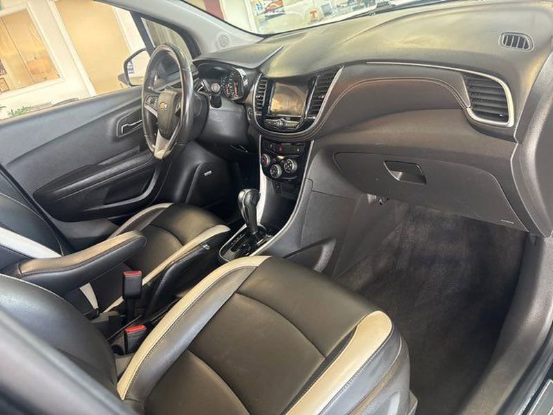 Used 2019 Chevrolet Trax Premier w/ Midnight Edition image 13