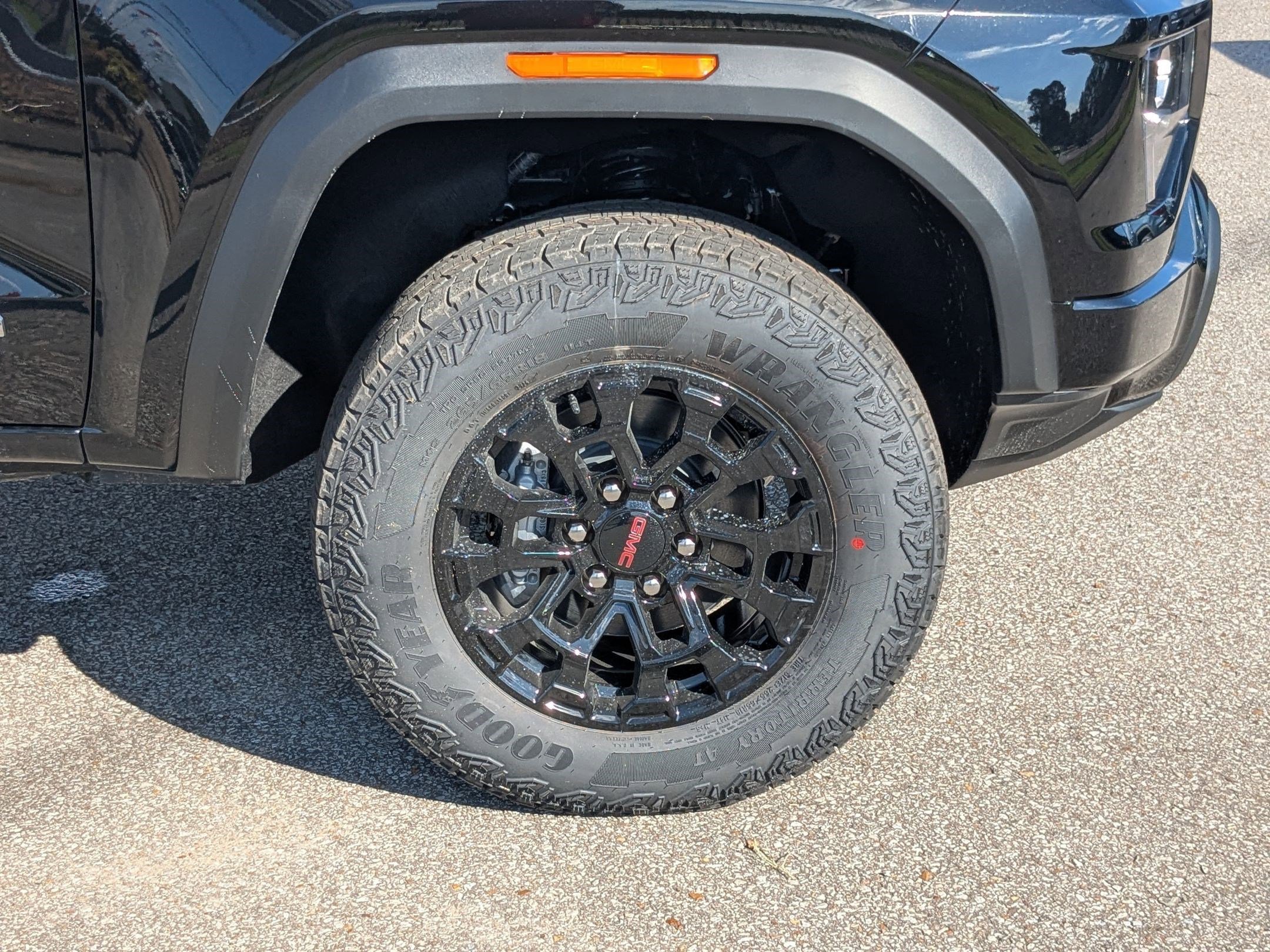 New 2026 GMC Canyon Elevation w/ Convenience Package image 8