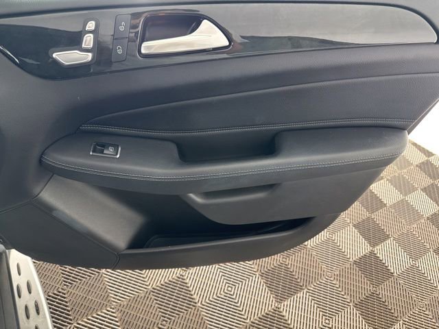 Used 2019 Mercedes-Benz GLE 400 4MATIC image 21