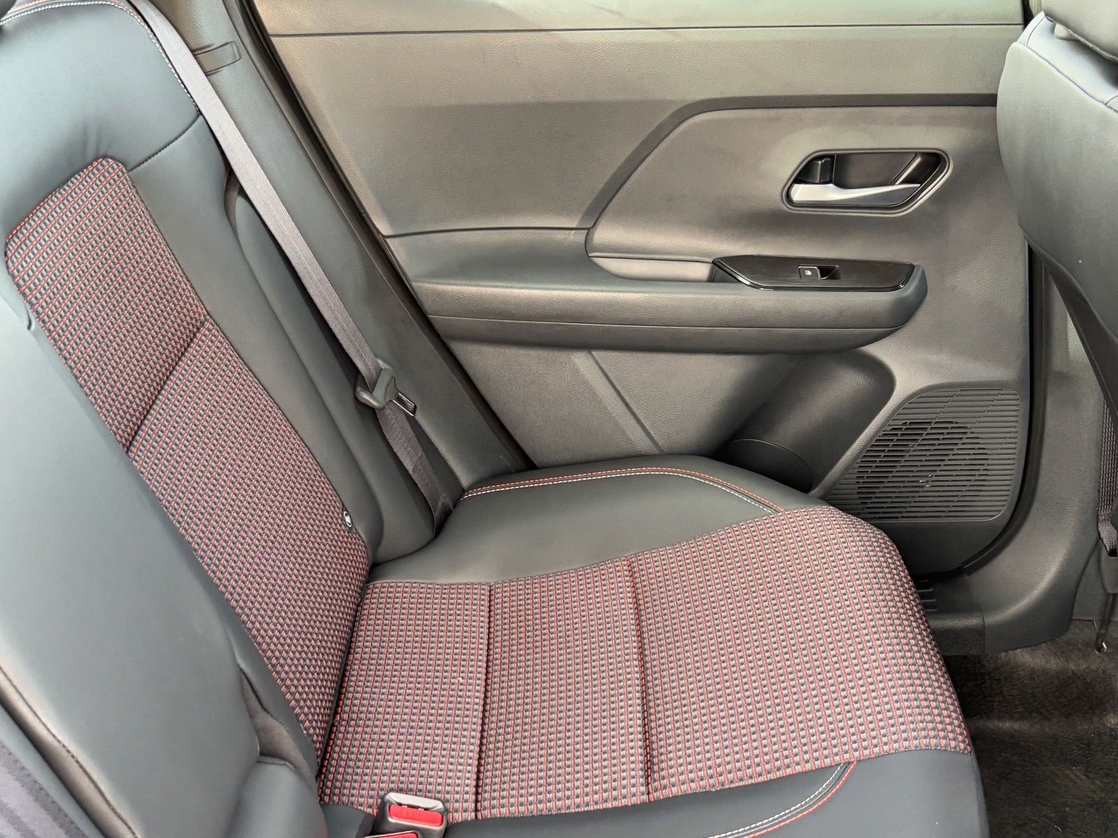 New 2026 Nissan Kicks SR w/ Cold Weather Package image 13