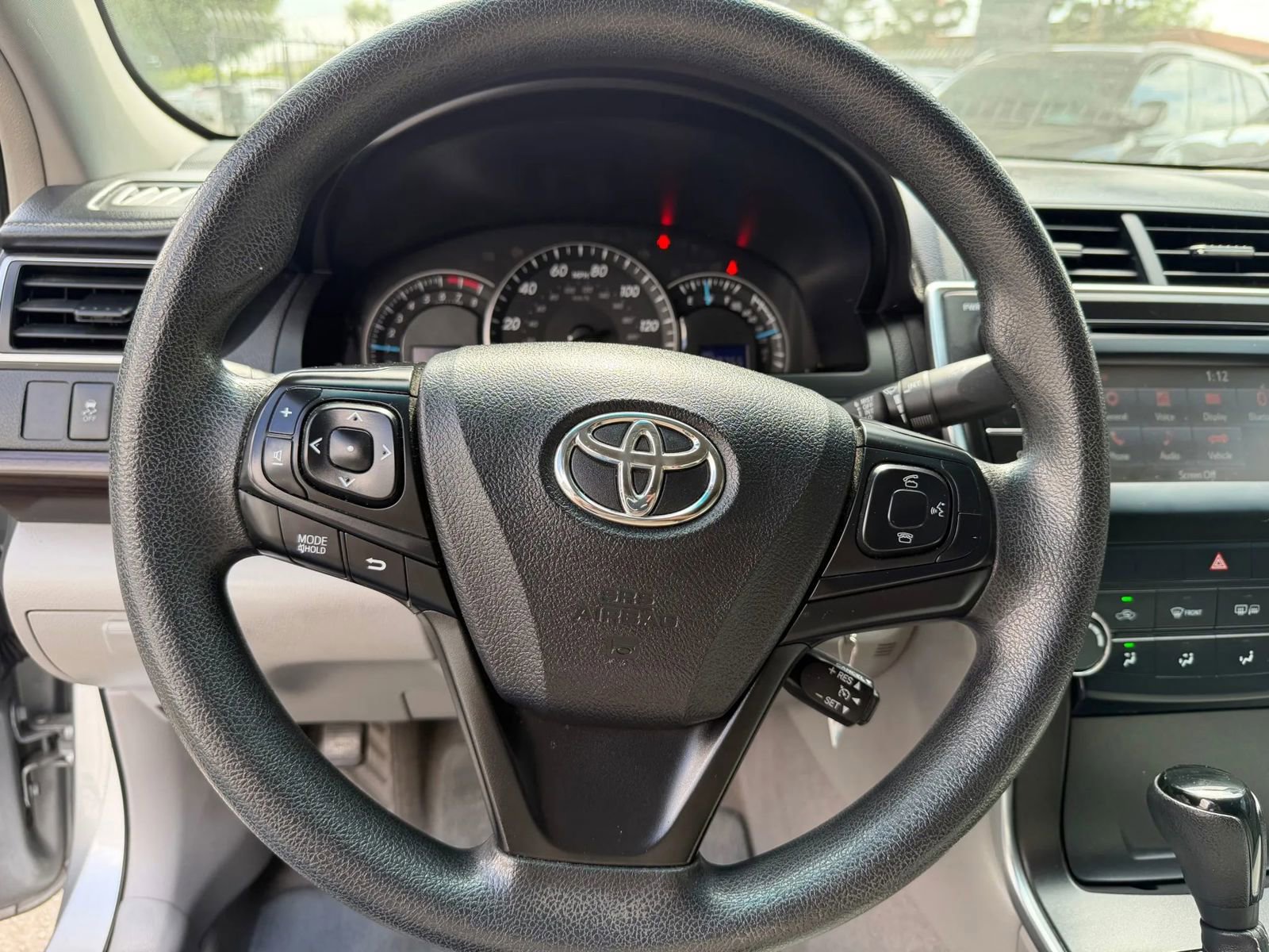 Used 2015 Toyota Camry LE FWD image 31