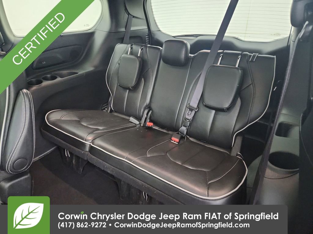 Certified 2025 Chrysler Pacifica Limited image 31