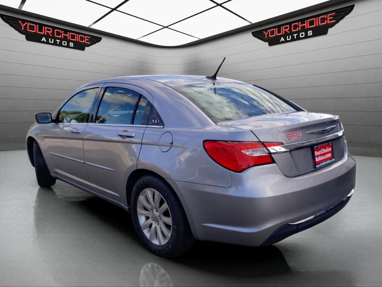 Used 2014 Chrysler 200 Touring FWD image 3