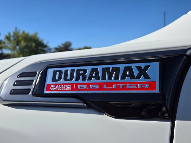 Used 2025 GMC Sierra 2500 AT4 AWD/4WD image 9
