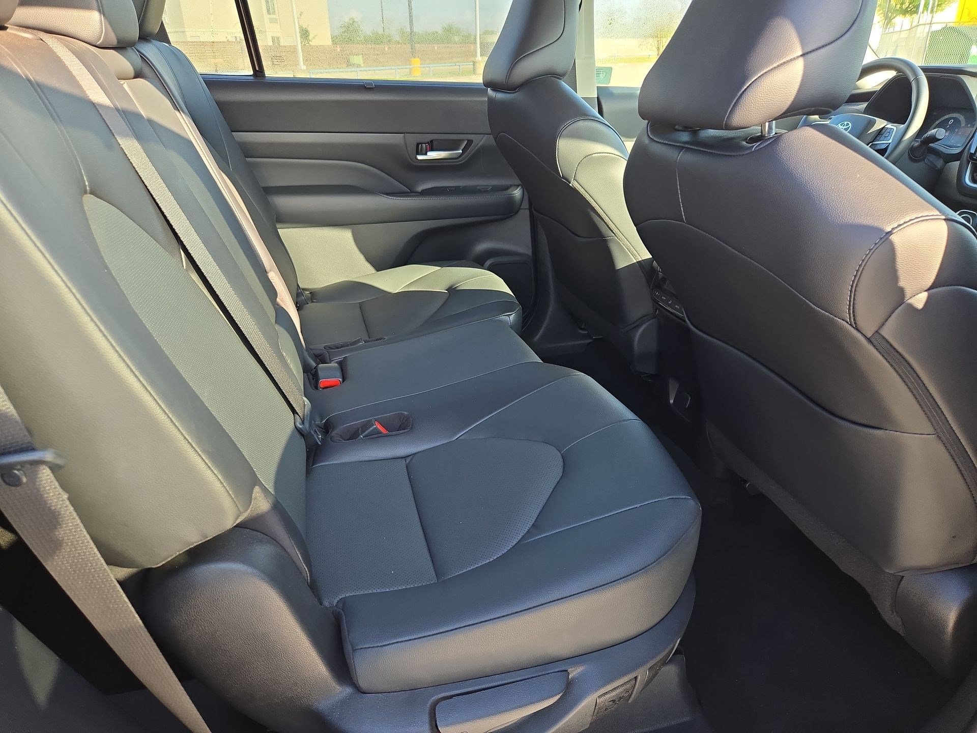 Used 2025 Toyota Grand Highlander FWD image 30