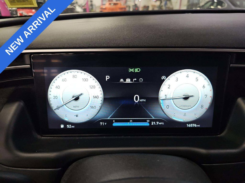 Used 2023 Hyundai Tucson Limited w/ Winter Package AWD/4WD image 4