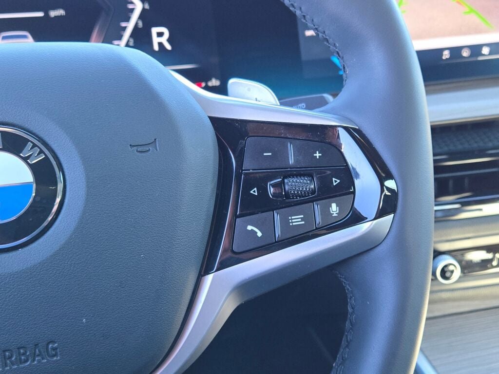 Used 2025 BMW 330i xDrive Sedan image 32