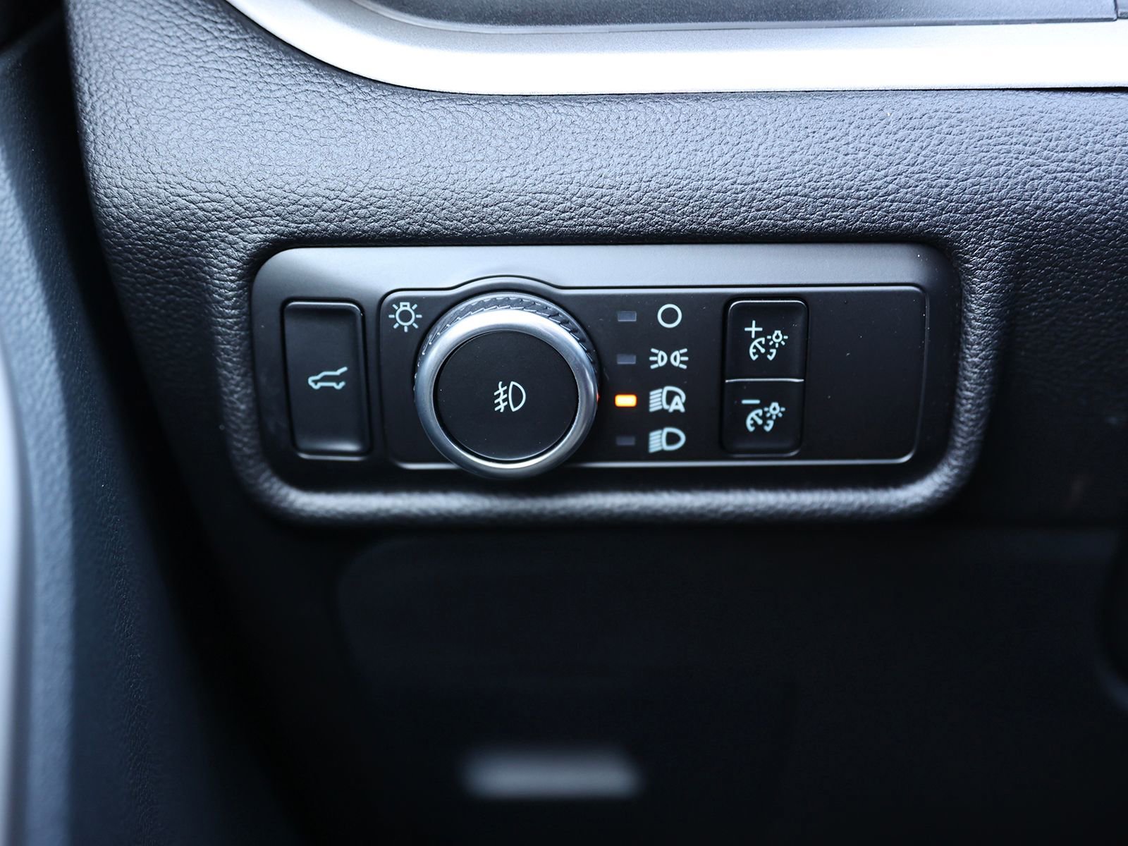 Used 2023 Ford Explorer XLT w/ Equipment Group 202A image 35