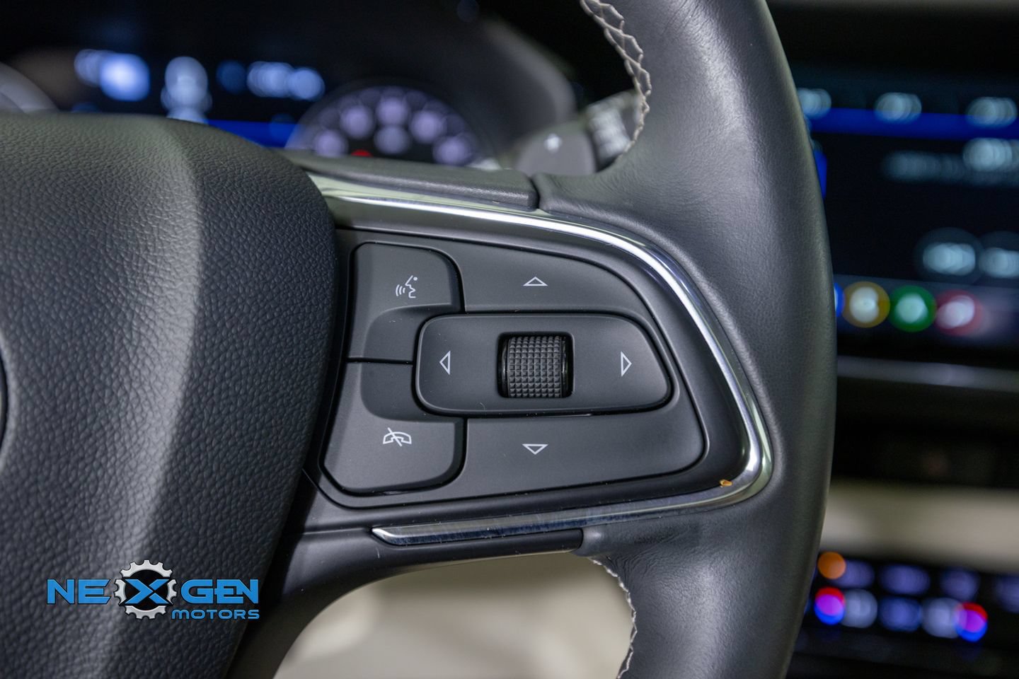 Used 2022 Buick Envision Avenir w/ Technology Package II FWD image 15