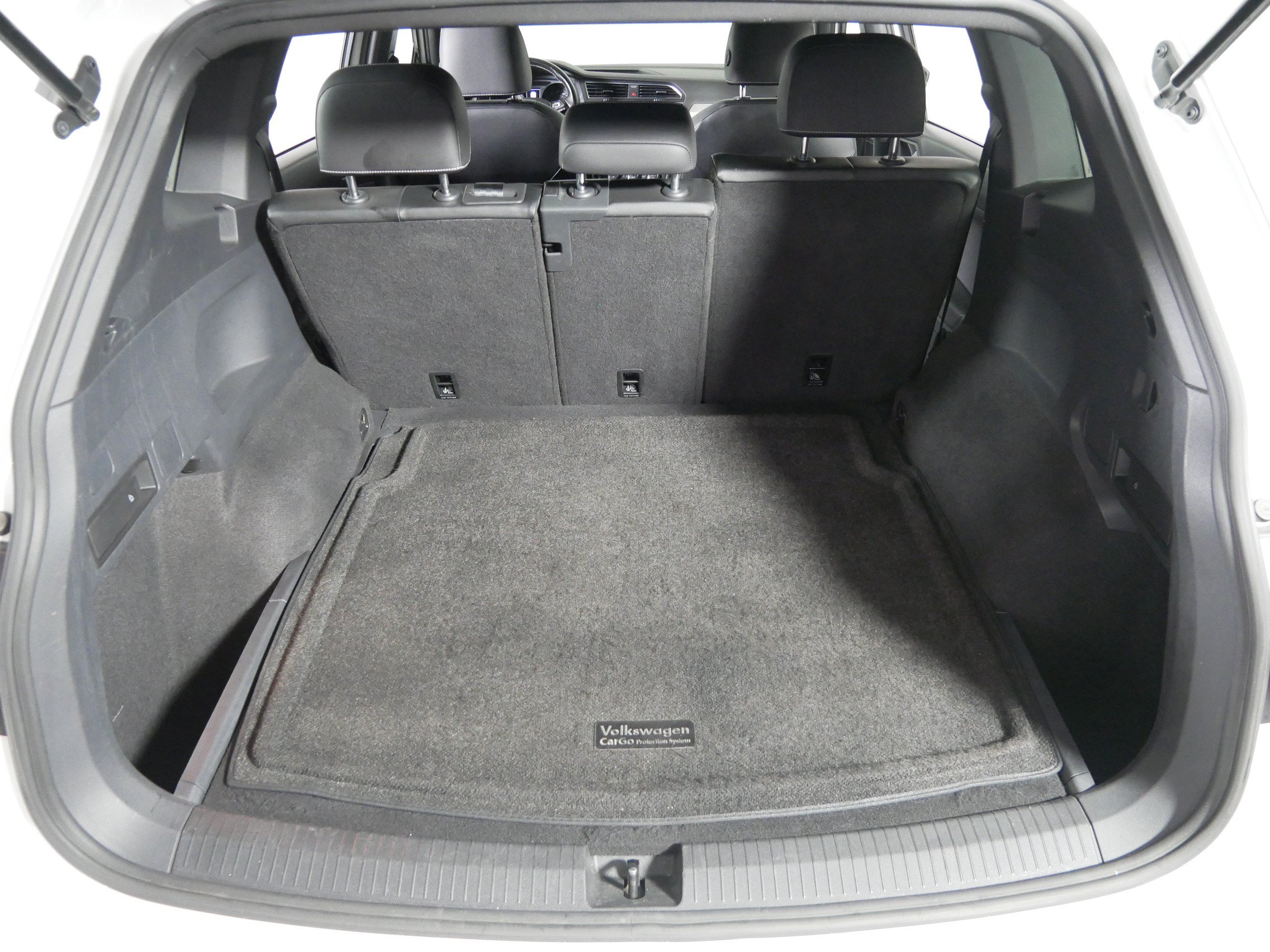 Used 2021 Volkswagen Tiguan SE R-Line AWD/4WD image 18