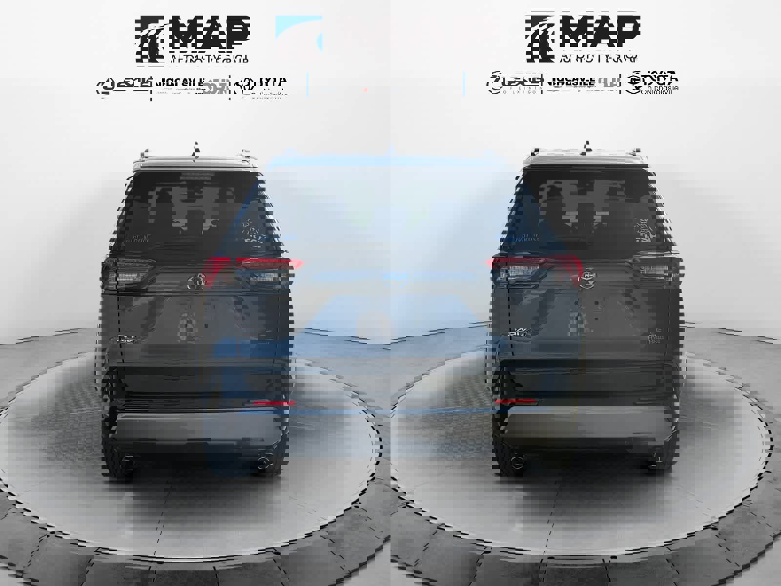 Used 2023 Toyota RAV4 SE w/ Convenience Package image 4