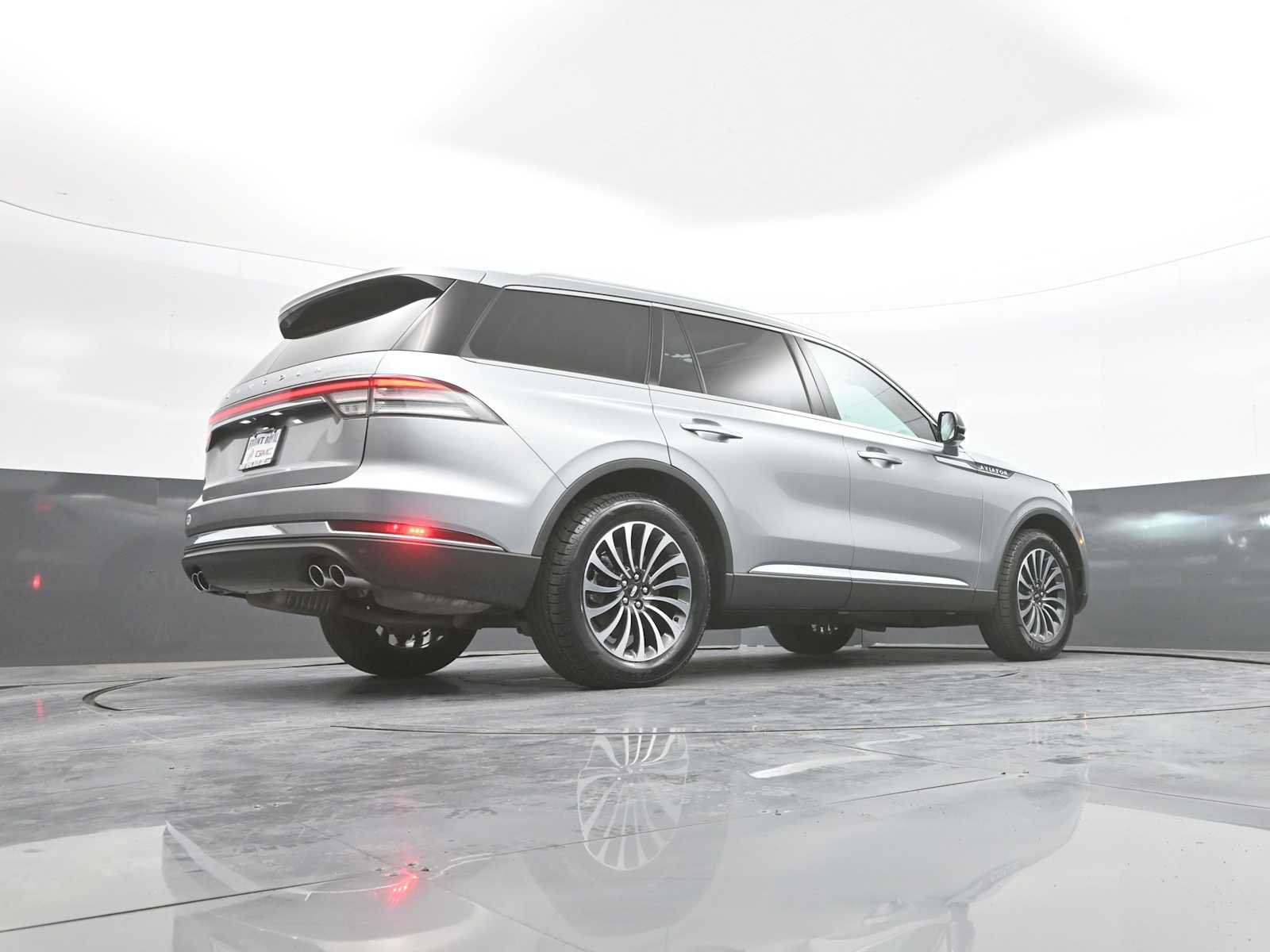 Used 2023 Lincoln Aviator AWD w/ Premium Package image 47