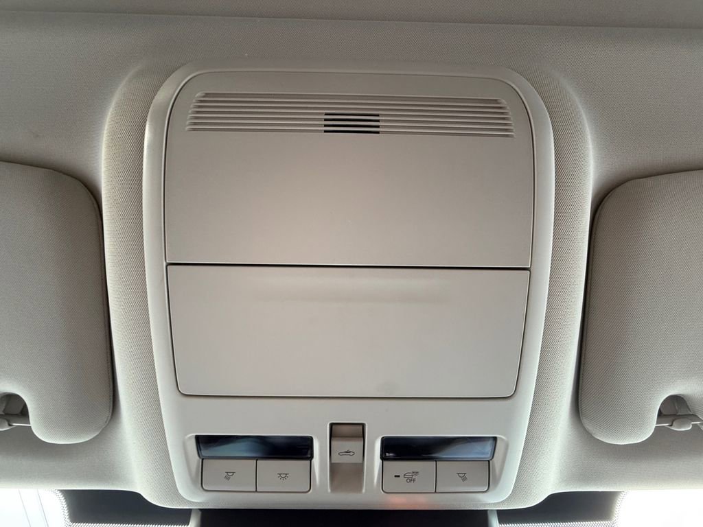 Used 2024 MAZDA CX-90 Plug-In Hybrid w/ Premium Pkg image 19